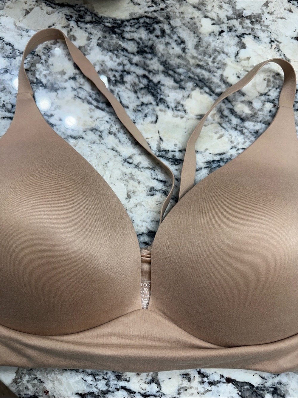 Victoria's Secret Lightly Lined Plunge Nude Seamless Wireless Bra